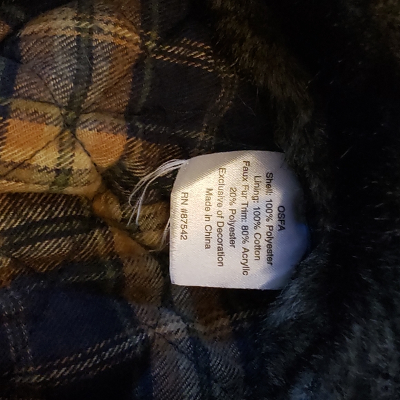 Quilted Hat with Faux Fur Trim - Picture 4 of 5